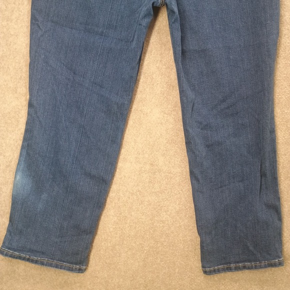 Sonoma Women's Denim Capri Pants Mid Rise Stretch Medium Wash 34x24 *FLAW* - Picture 8 of 10